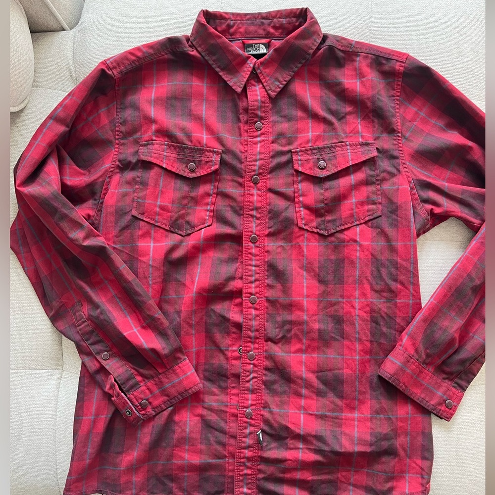 The North Face snap button down flannel long sleeve top size L NICE 👍🏼